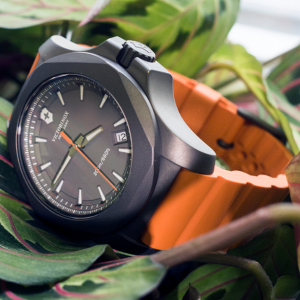 VICTORINOX INOX. Обзор наручных армейских часов от известного швейцарского бренда